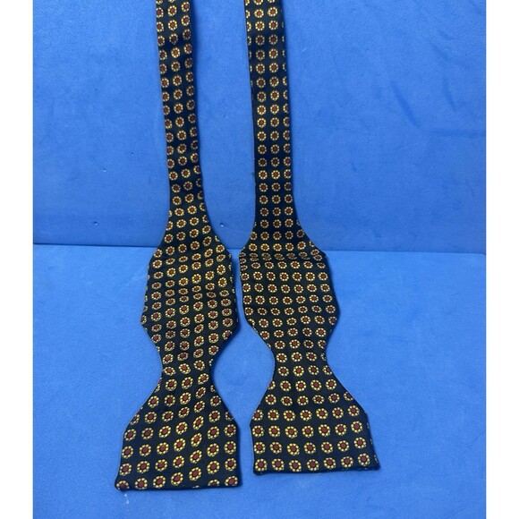Vintage London Beau Silk Bow Tie Black Red Yellow Geometric Medallion Made USA - Picture 1 of 13
